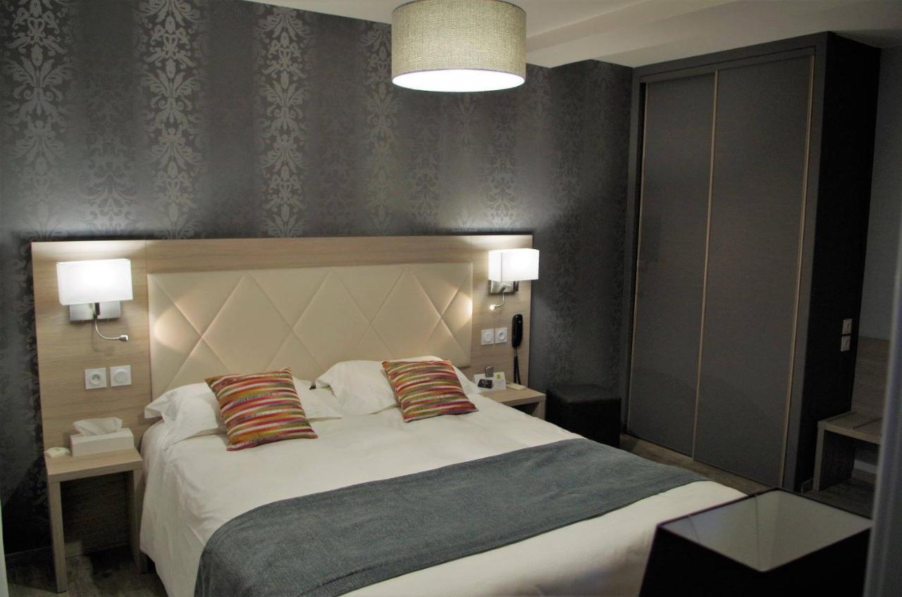Logis Hotel Les Platanes Reyssouze Esterno foto