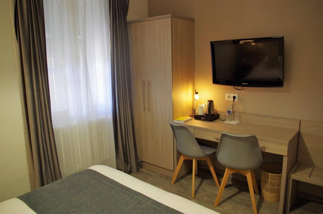 Logis Hotel Les Platanes Reyssouze Esterno foto